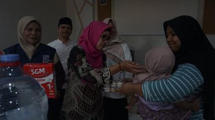 PEMBAGIAN PMT DAN EDUKASI PENANGANAN STUNTING